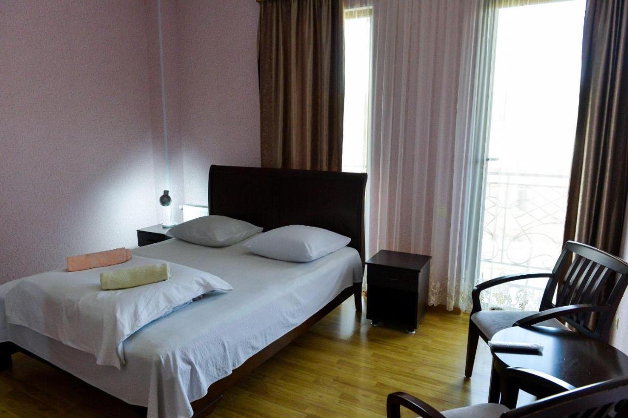 Argopalace Kutaisi Esterno foto