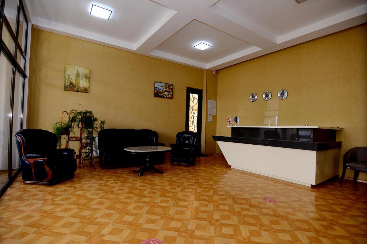 Argopalace Kutaisi Esterno foto